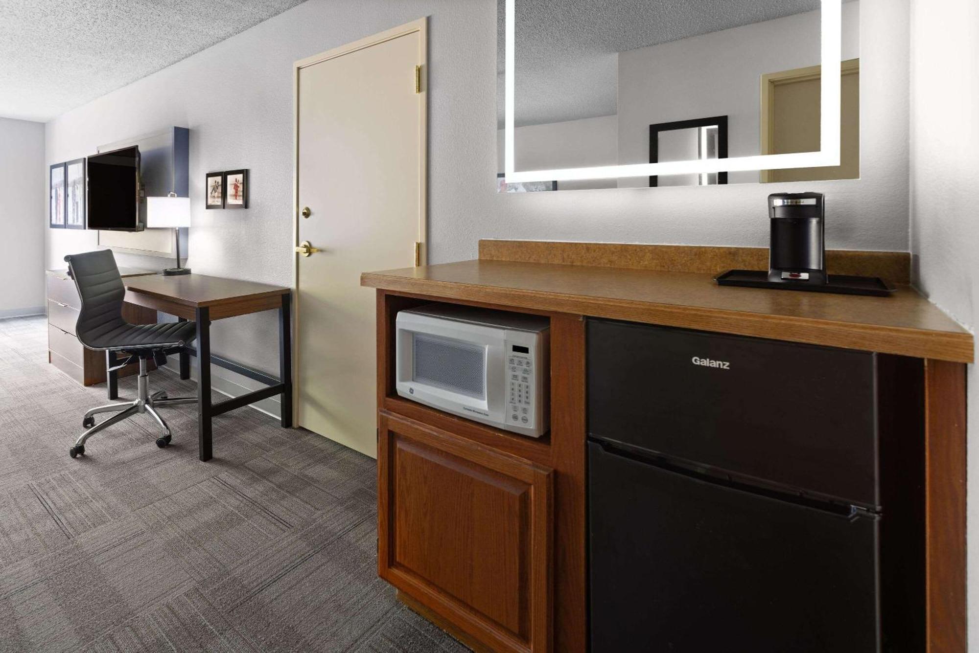 Americinn By Wyndham Iron Mountain Zewnętrze zdjęcie